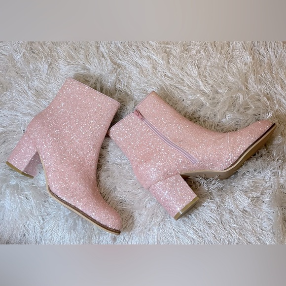 Comfy and chic glitter ankle boots in 5 fun colors. - Picture 3 of 5